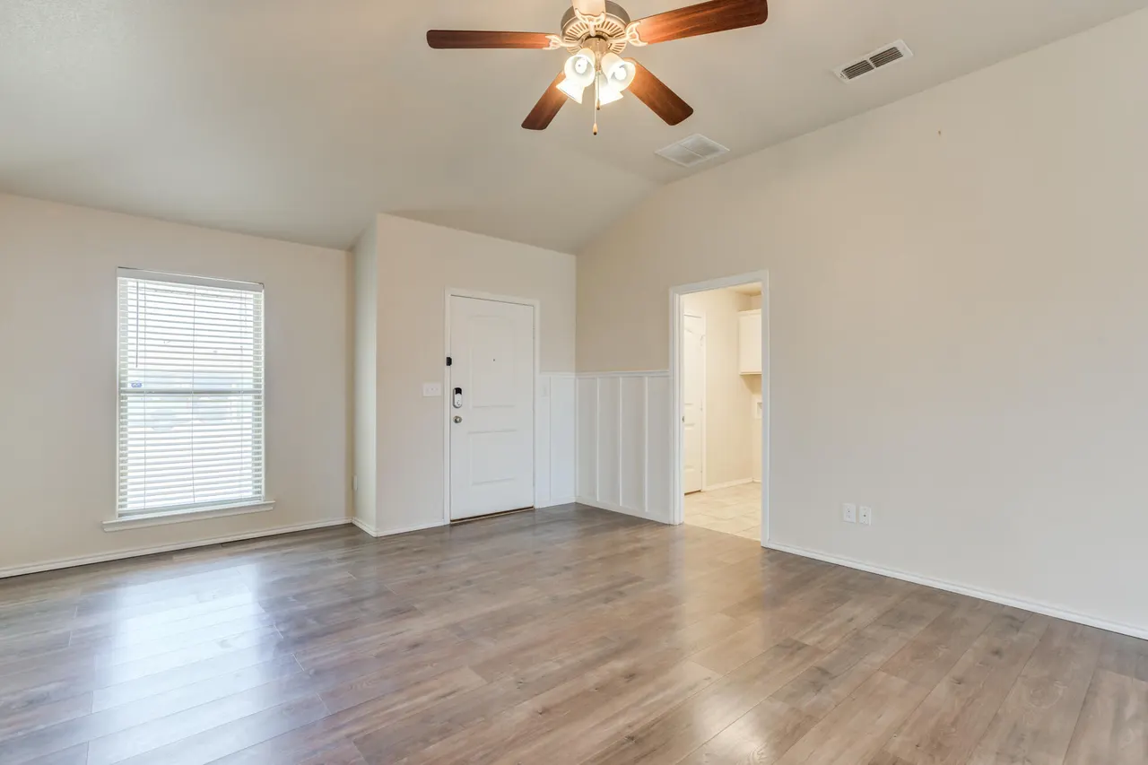 Photo 11 — 7012 34th Place, Lubbock, TX 79407