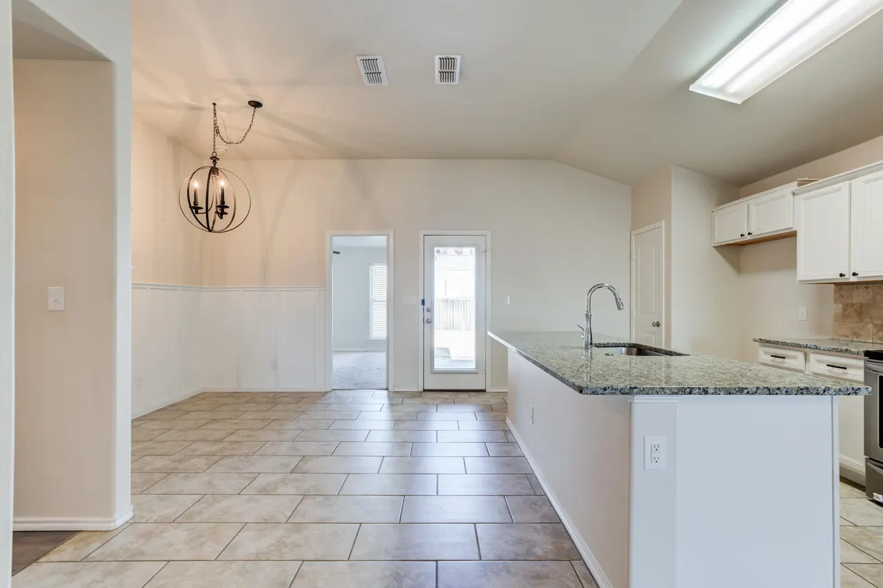 Photo 13 — 7012 34th Place, Lubbock, TX 79407