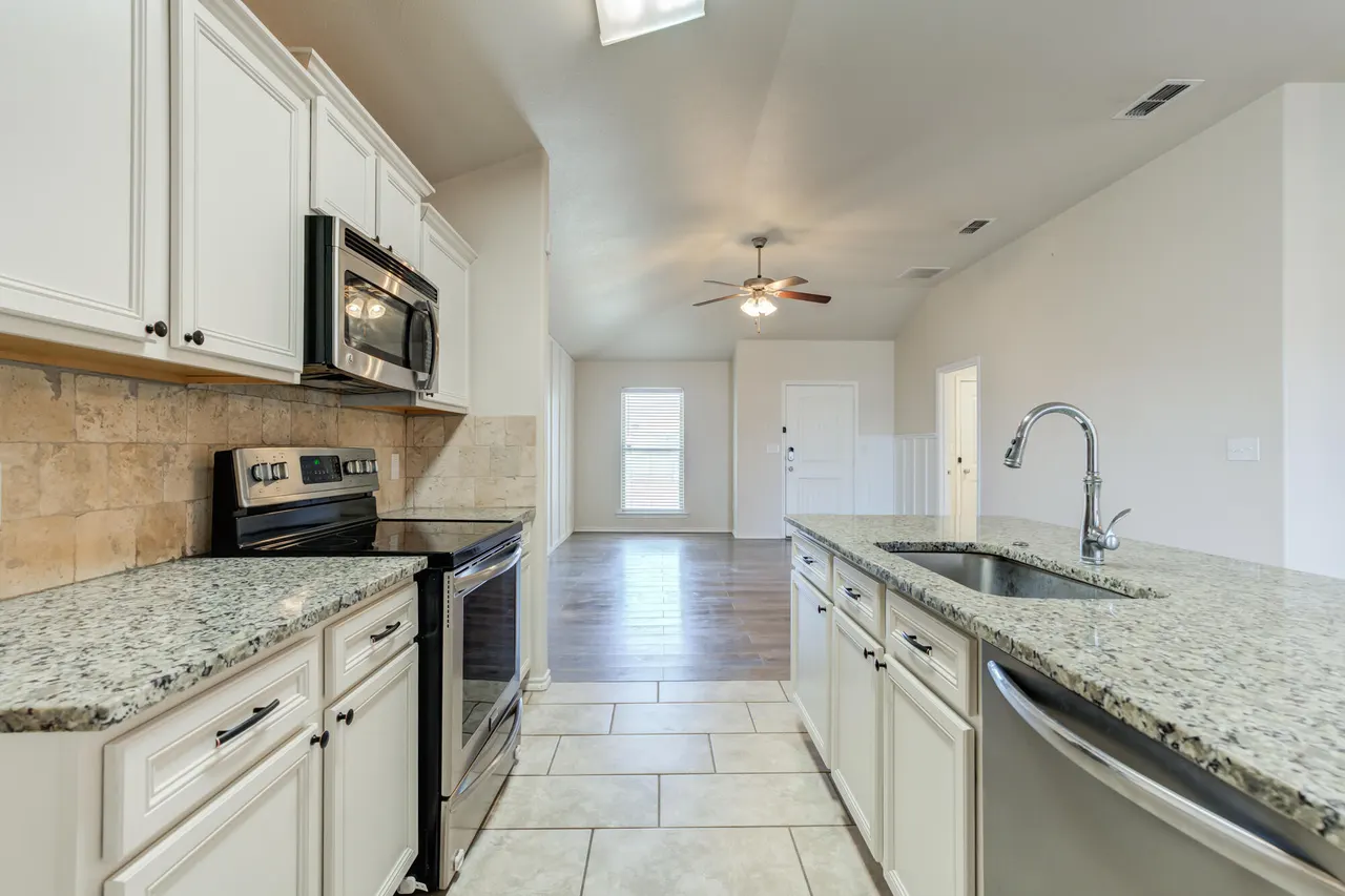Photo 18 — 7012 34th Place, Lubbock, TX 79407