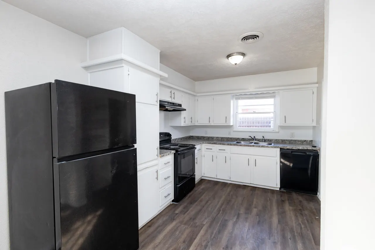 Photo 8 — 606 Bangor Avenue, Lubbock, TX 79416