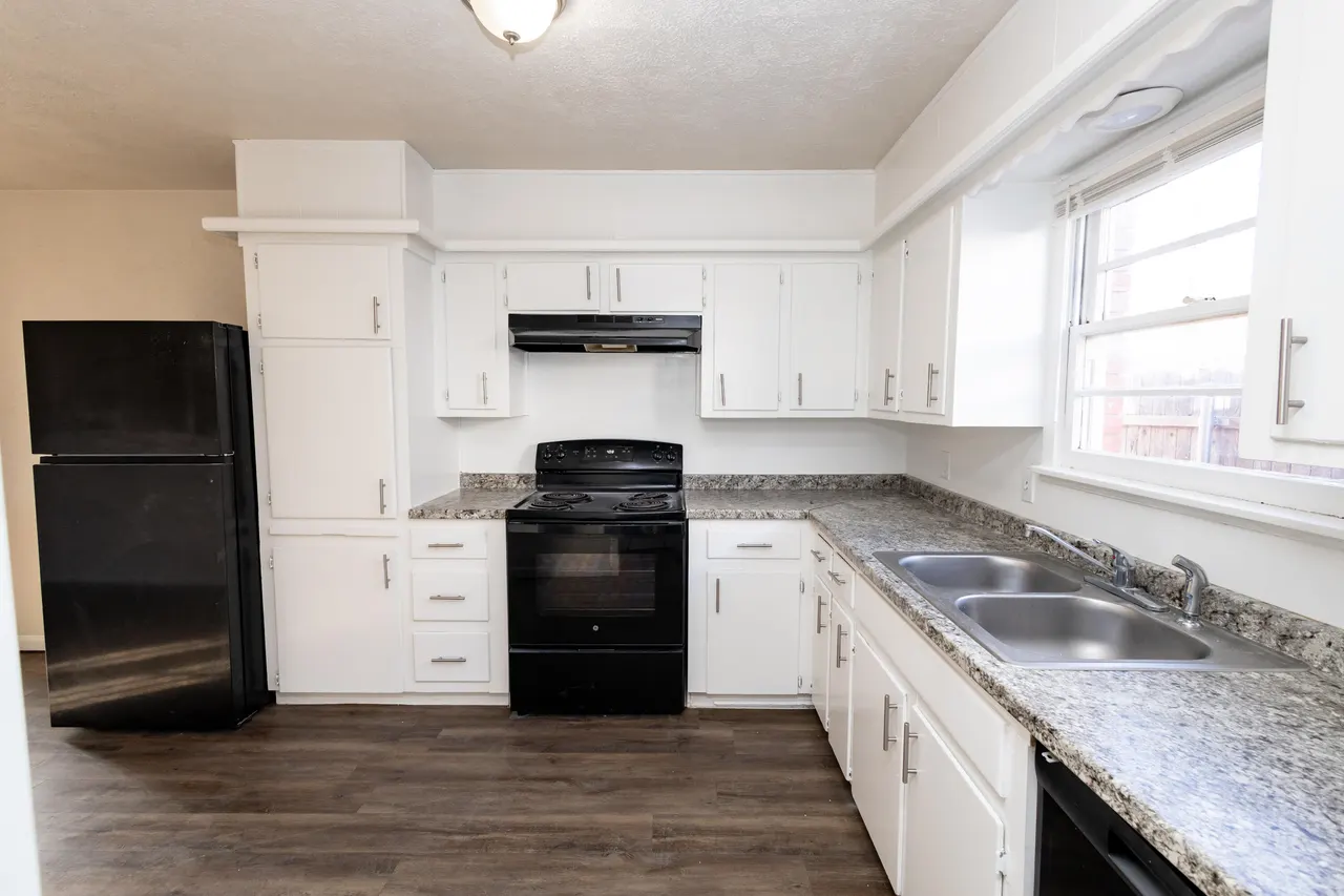 Photo 9 — 606 Bangor Avenue, Lubbock, TX 79416