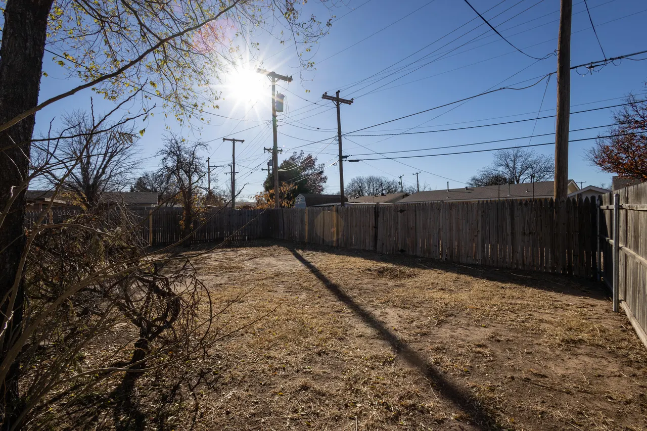 Photo 21 — 606 Bangor Avenue, Lubbock, TX 79416