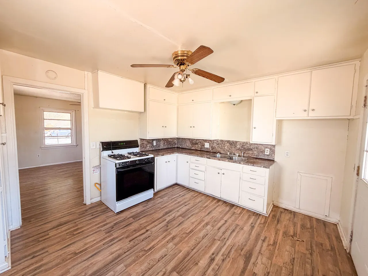 Photo 5 — 3207 Amherst Street, Lubbock, TX 79415