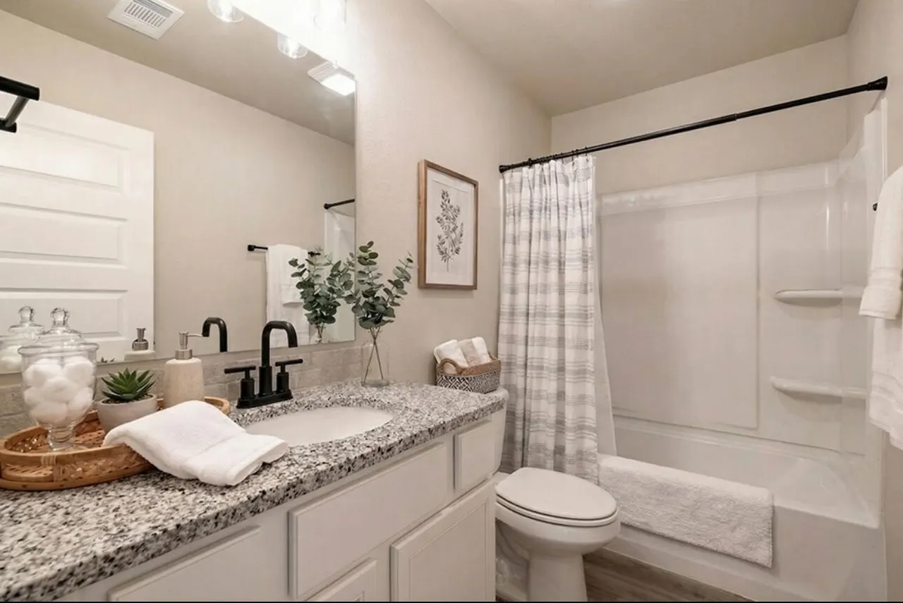 Photo 6 — 5556 Auburn Street, Lubbock, TX 79416