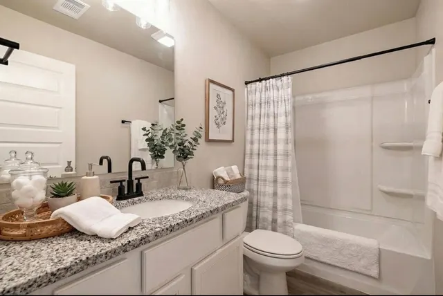 Photo 6 — 5556 Auburn Street, Lubbock, TX 79416