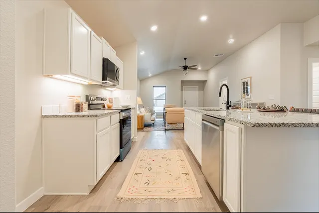 Photo 6 — 5554 Auburn Street, Lubbock, TX 79416