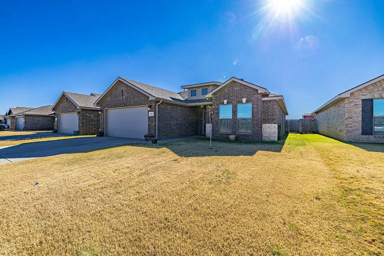 Photo 3 — 2117 139th Street, Lubbock, TX 79423