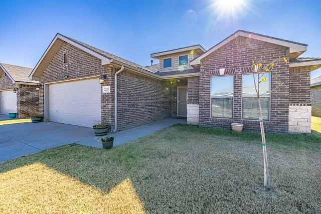 Photo 4 — 2117 139th Street, Lubbock, TX 79423