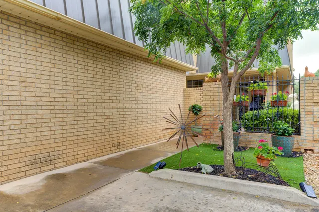 Photo 2 — 5115 2nd Street UNIT 3, Lubbock, TX 79416