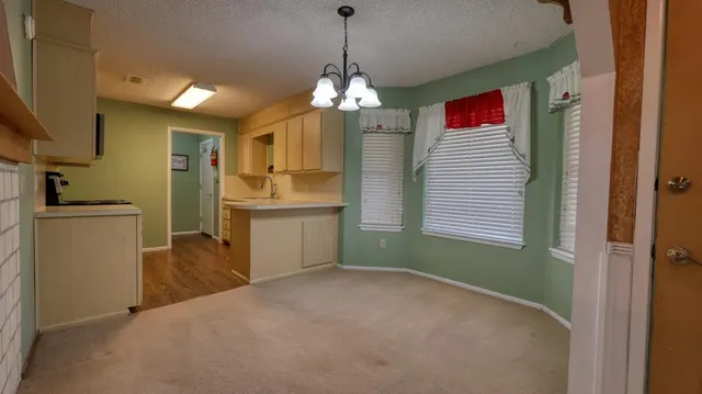 Photo 6 — 5513 Auburn Street, Lubbock, TX 79416
