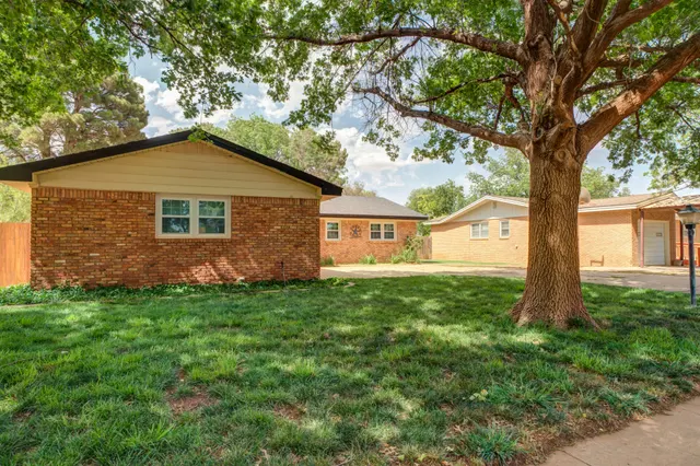 Photo 3 — 2412 N 1st Street, Tahoka, TX 79373