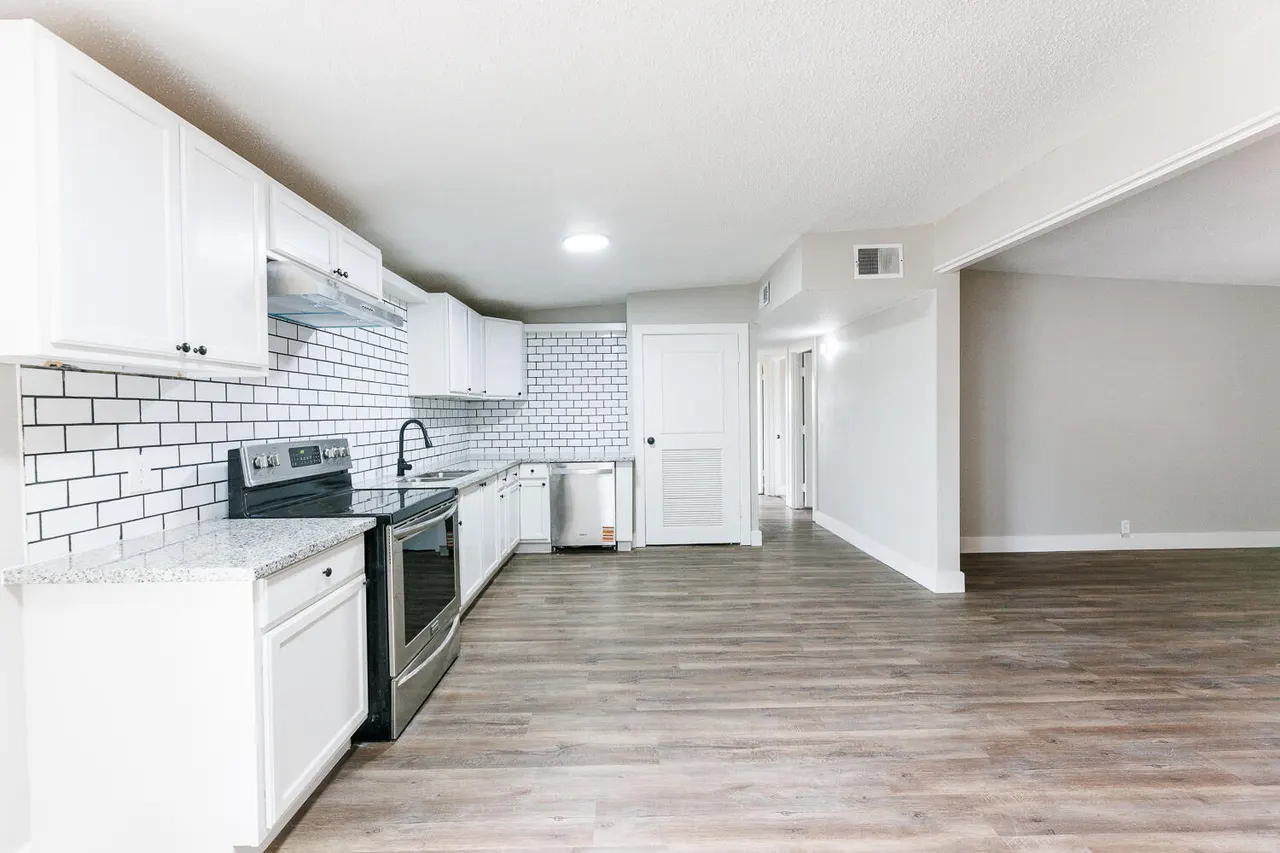 Photo 5 — 2801 66th Street, Lubbock, TX 79413