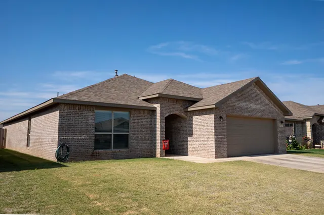 Photo 2 — 7017 24th Street, Lubbock, TX 79407