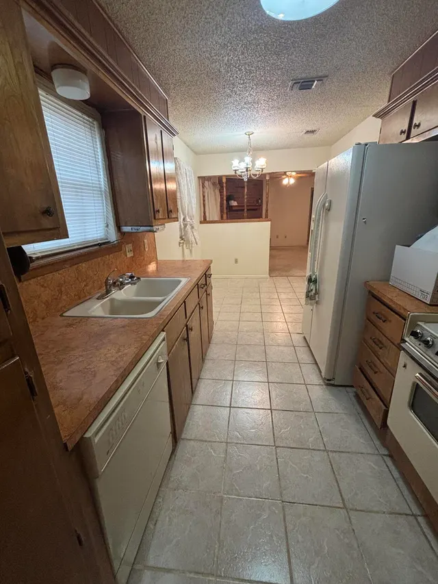 Photo 8 — 6002 15th Street, Lubbock, TX 79416