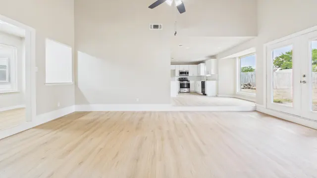 Photo 4 — 6142 37th Street, Lubbock, TX 79407