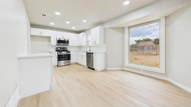 Photo 5 — 6142 37th Street, Lubbock, TX 79407