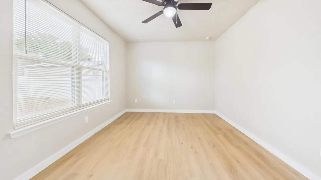 Photo 12 — 6142 37th Street, Lubbock, TX 79407