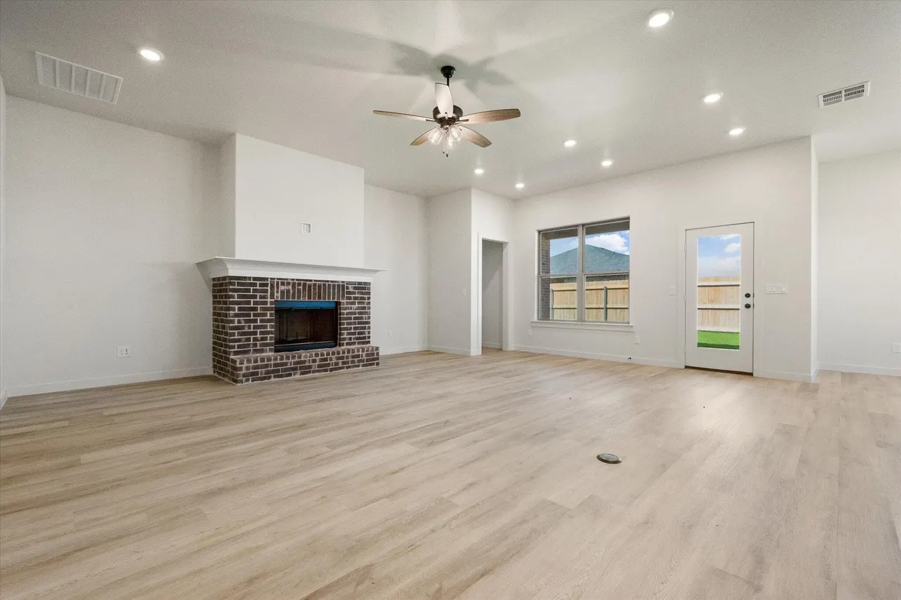 Photo 7 — 12002 Justice Avenue, Lubbock, TX 79424