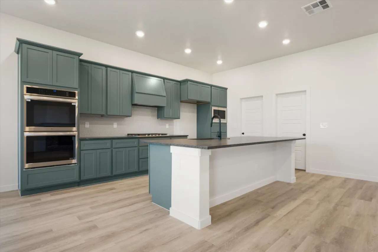 Photo 11 — 12002 Justice Avenue, Lubbock, TX 79424