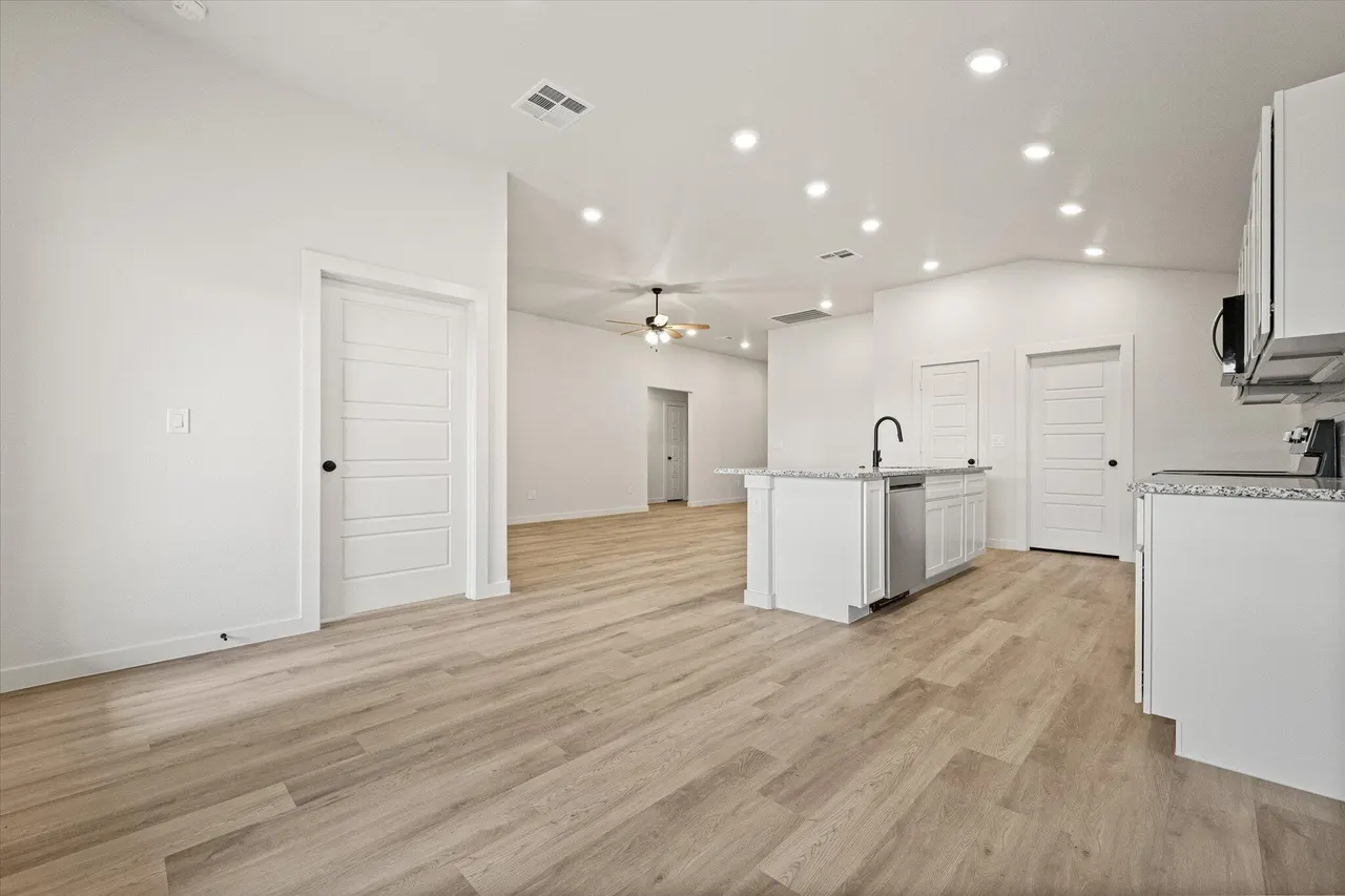 Photo 13 — 12005 Justice Avenue, Lubbock, TX 79424