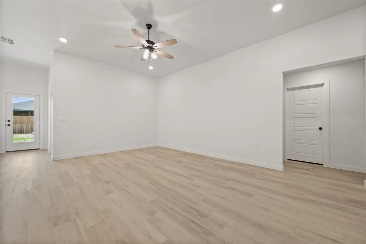 Photo 6 — 12005 Justice Avenue, Lubbock, TX 79424