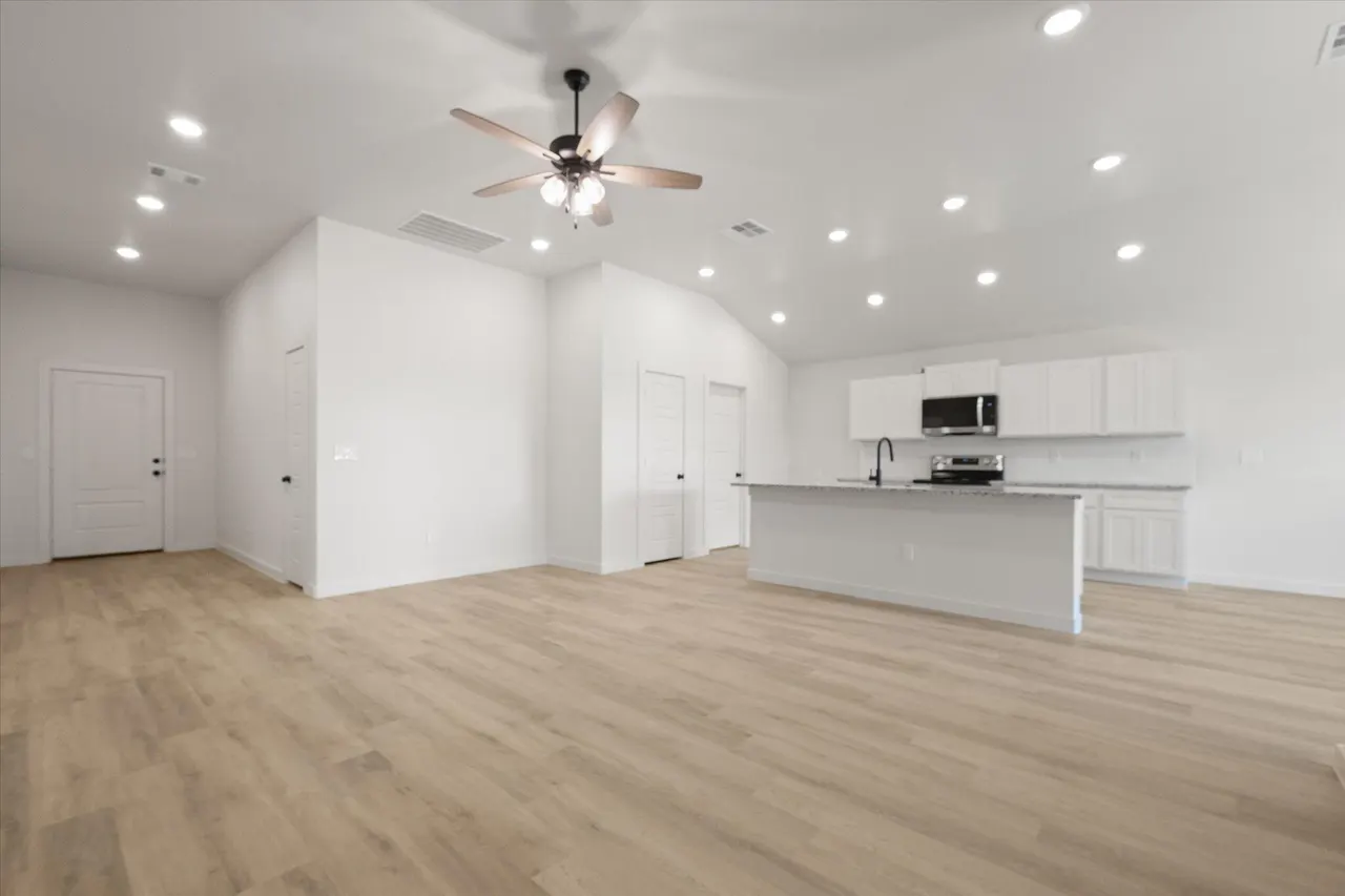 Photo 8 — 12005 Justice Avenue, Lubbock, TX 79424