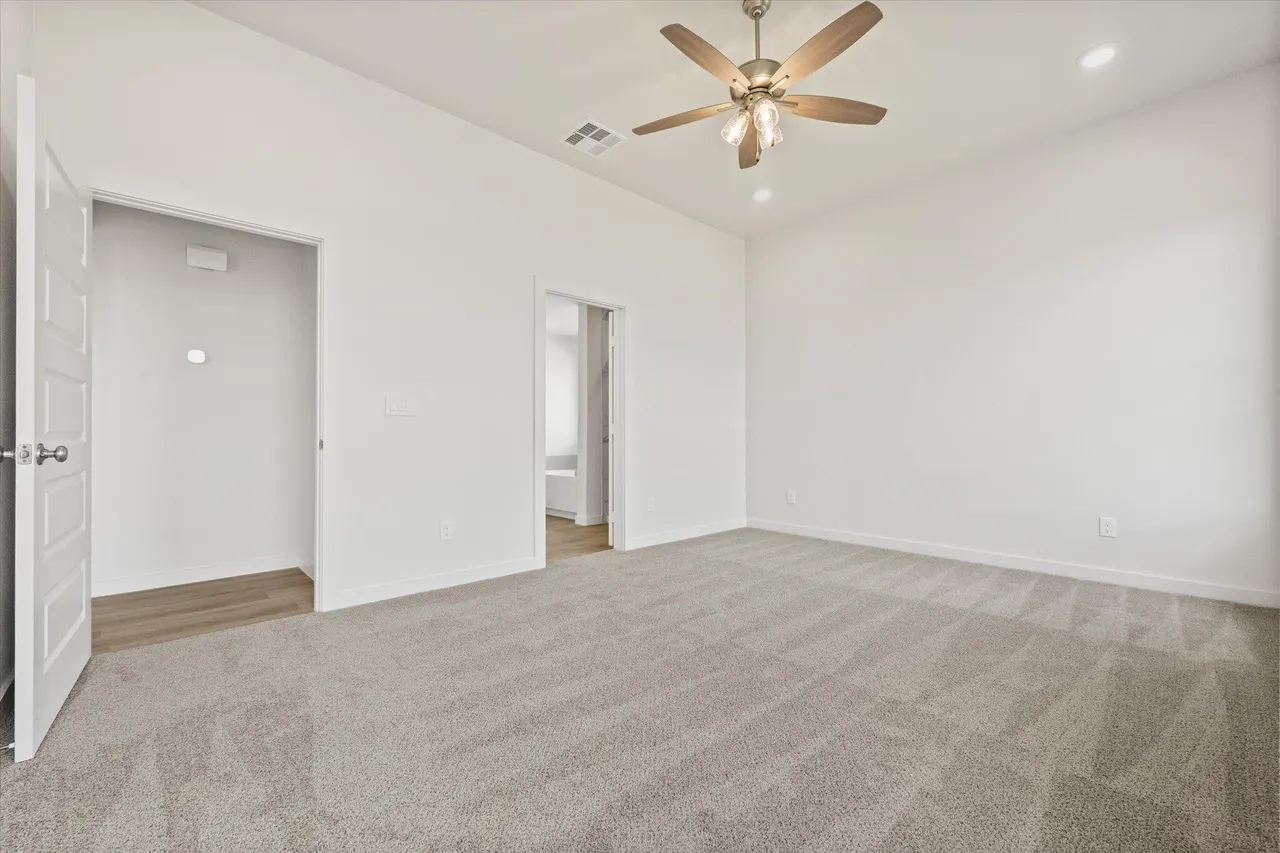 Photo 12 — 6301 Viola Avenue, Lubbock, TX 79407