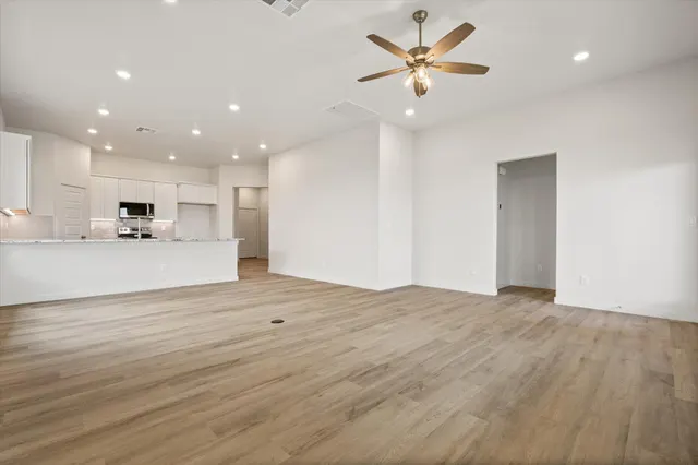 Photo 7 — 6301 Viola Avenue, Lubbock, TX 79407