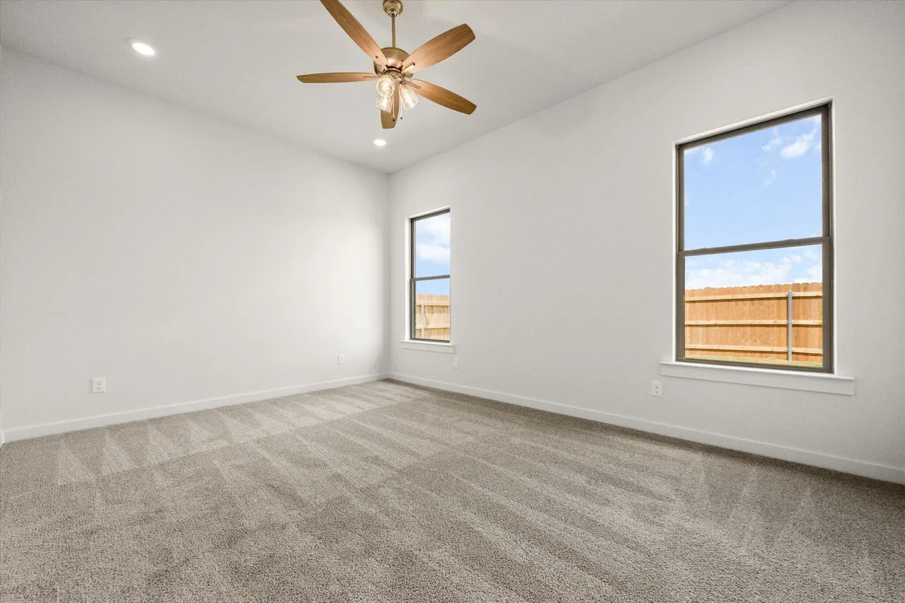 Photo 13 — 6301 Viola Avenue, Lubbock, TX 79407