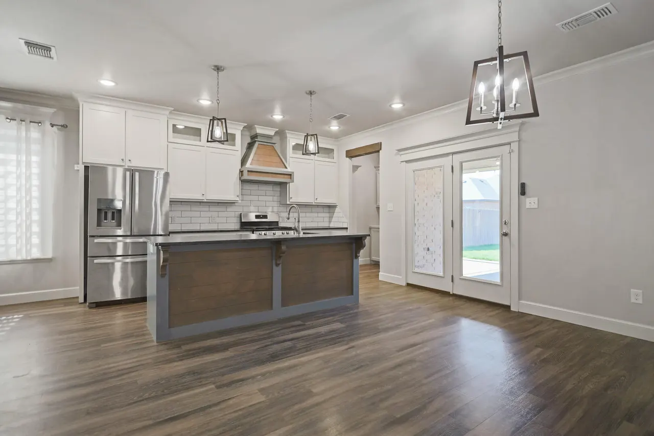 Photo 7 — 7011 22nd Place, Lubbock, TX 79407