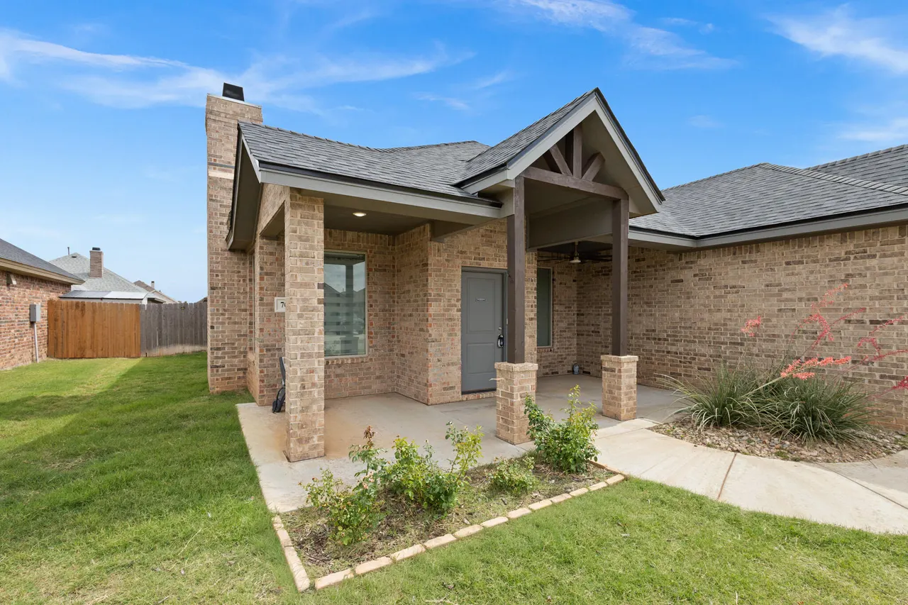 Photo 3 — 7011 22nd Place, Lubbock, TX 79407