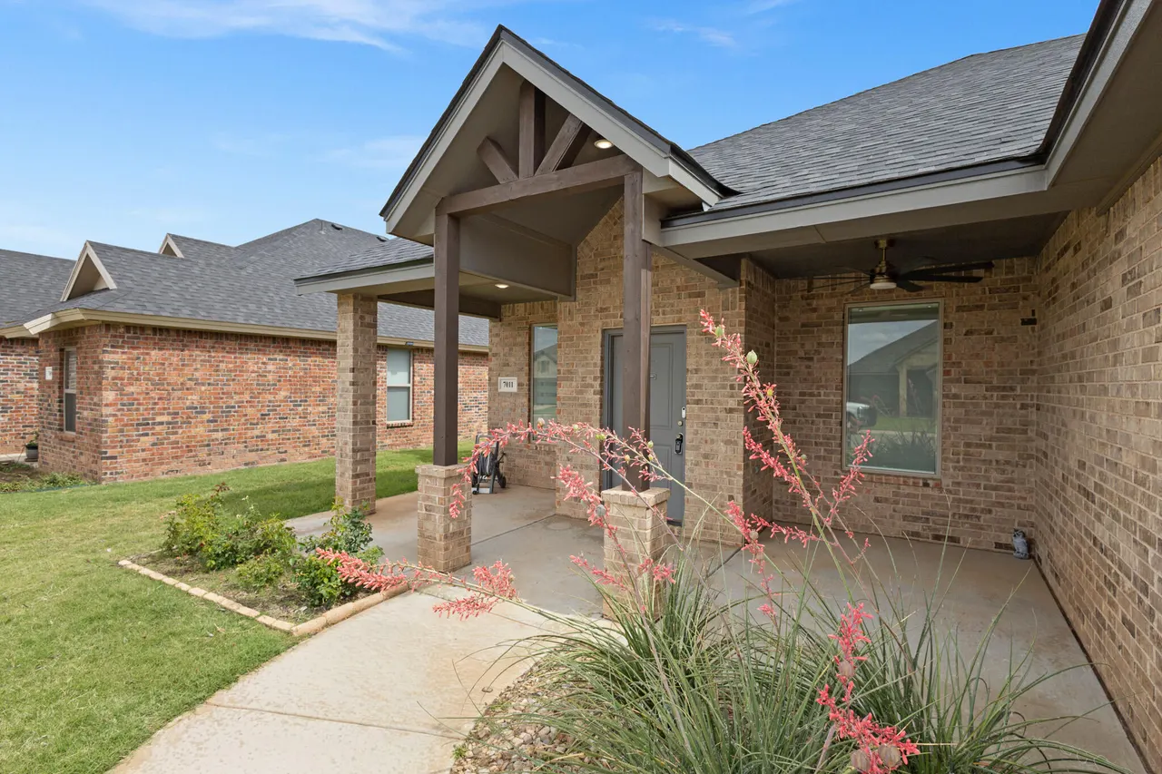 Photo 4 — 7011 22nd Place, Lubbock, TX 79407