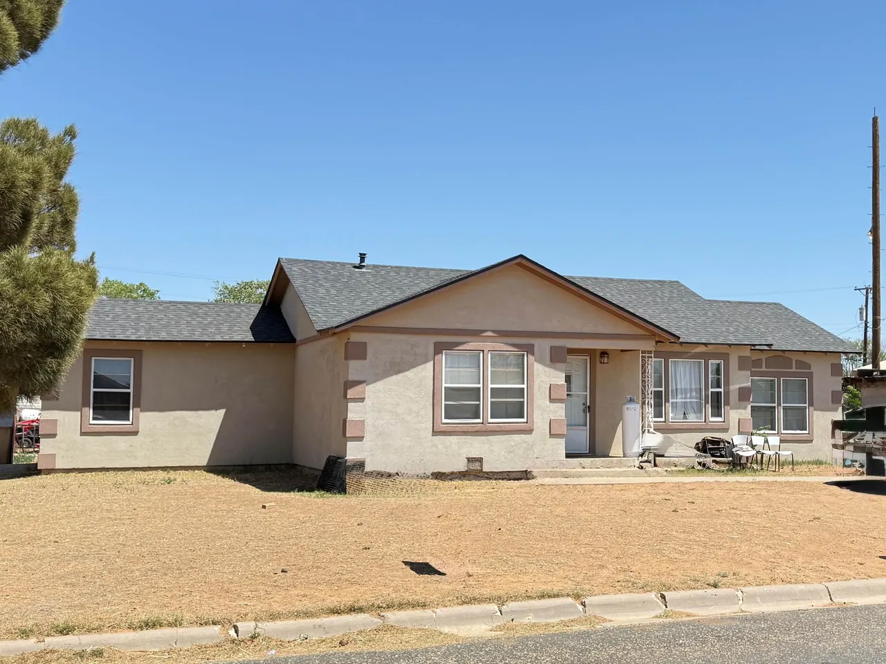 Photo 2 — 124 Hickory Street, Levelland, TX 79336