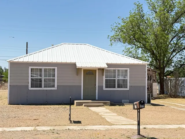 Photo 3 — 124 Hickory Street, Levelland, TX 79336