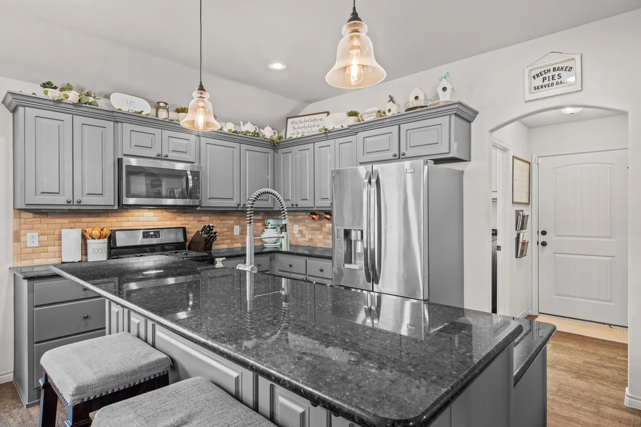 Photo 10 — 1208 79th Street, Lubbock, TX 79423