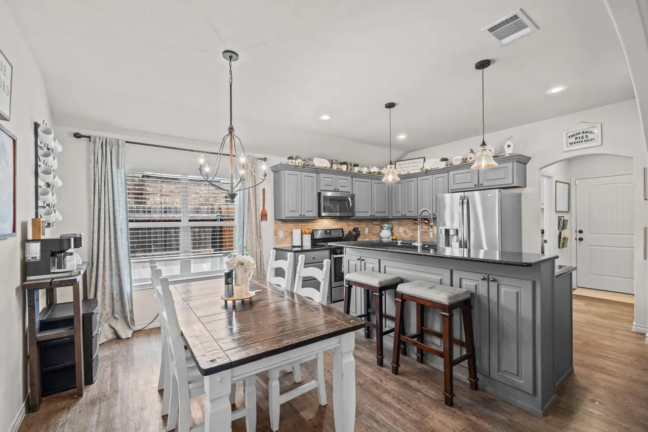 Photo 14 — 1208 79th Street, Lubbock, TX 79423