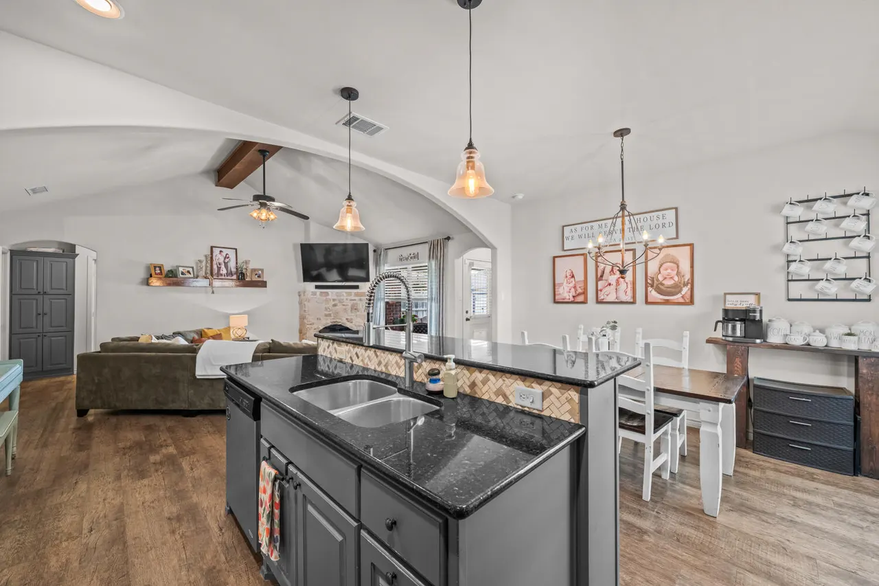 Photo 12 — 1208 79th Street, Lubbock, TX 79423