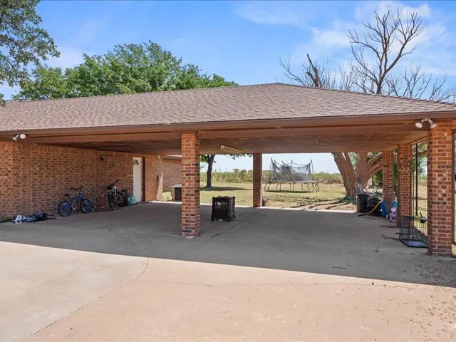 Photo 4 — 2803 Thomas Drive, Denver City, TX 79323