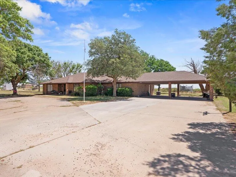 Photo 3 — 2803 Thomas Drive, Denver City, TX 79323