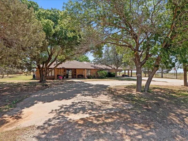 Photo 2 — 2803 Thomas Drive, Denver City, TX 79323