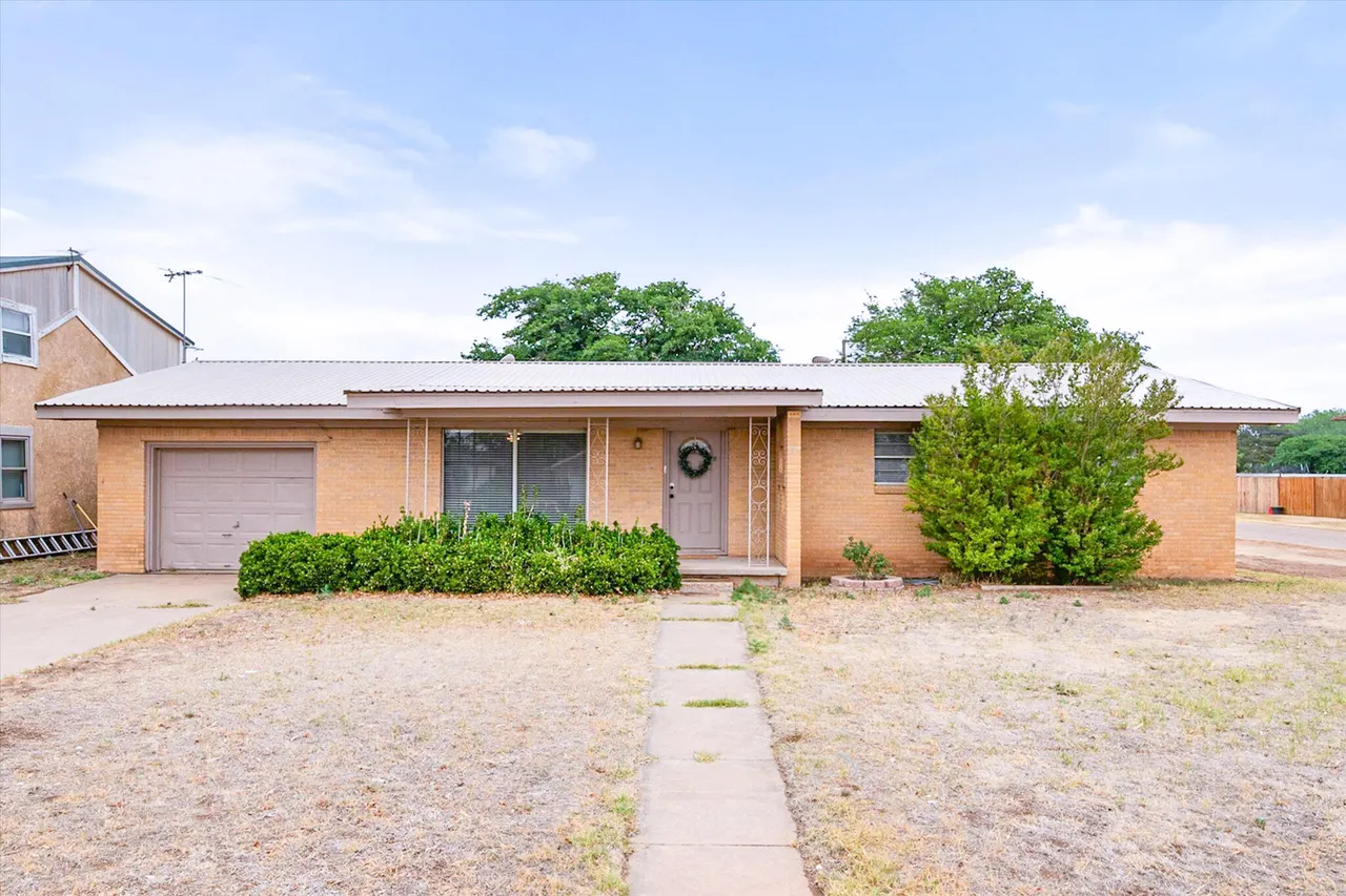 Front exterior — 1202 Green Avenue, Wilson, TX 79381