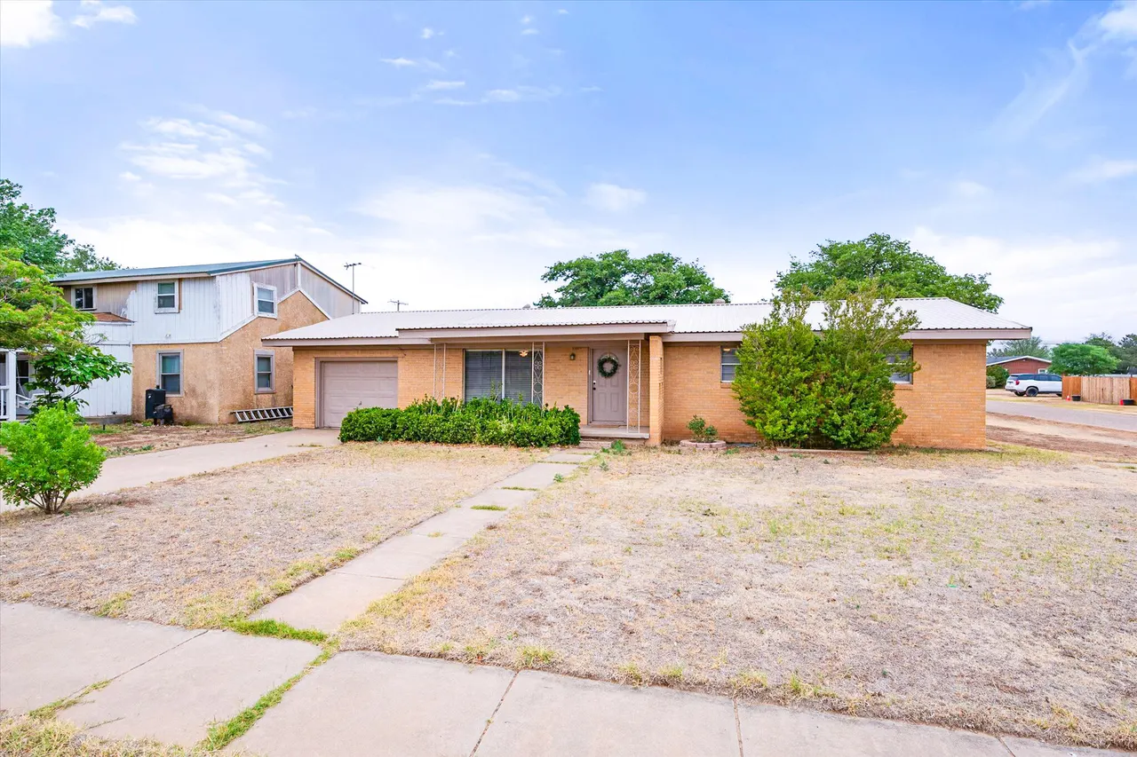 Photo 2 — 1202 Green Avenue, Wilson, TX 79381