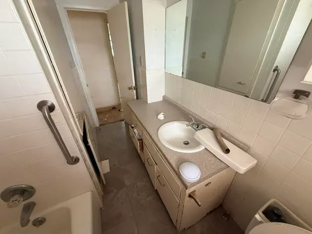 Photo 6 — 5540 17th Place, Lubbock, TX 79416