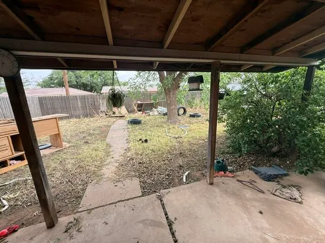 Photo 9 — 5540 17th Place, Lubbock, TX 79416