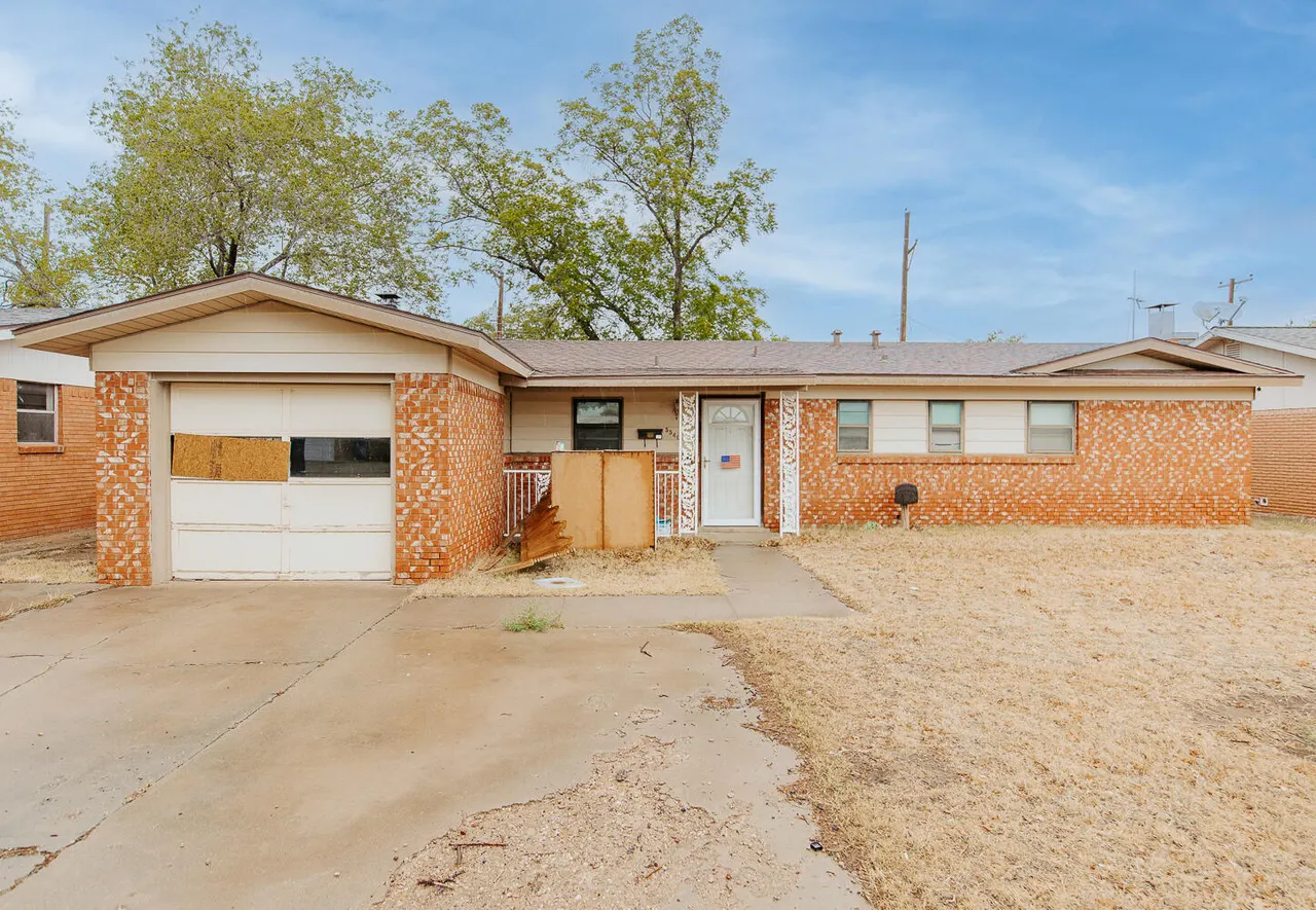 Front exterior — 5540 17th Place, Lubbock, TX 79416