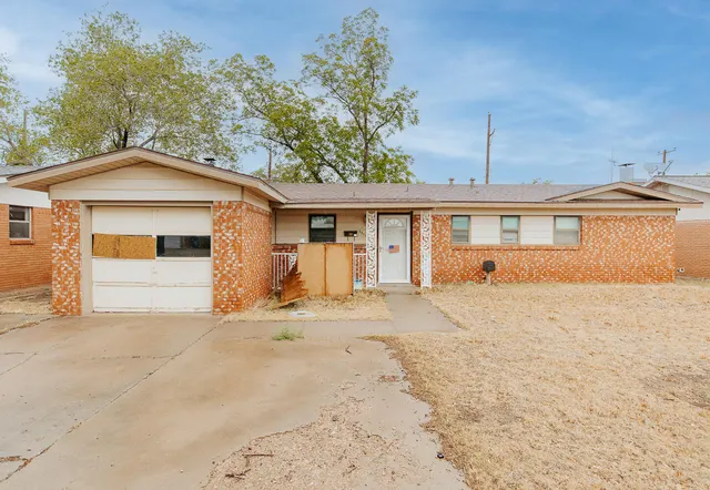 Front exterior — 5540 17th Place, Lubbock, TX 79416