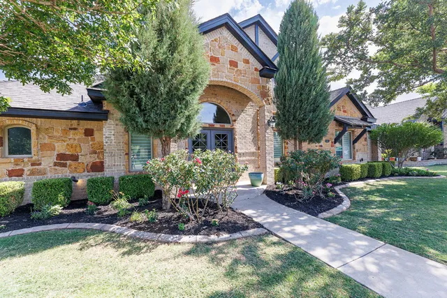 Photo 2 — 1407 Lancelot Avenue, Wolfforth, TX 79382