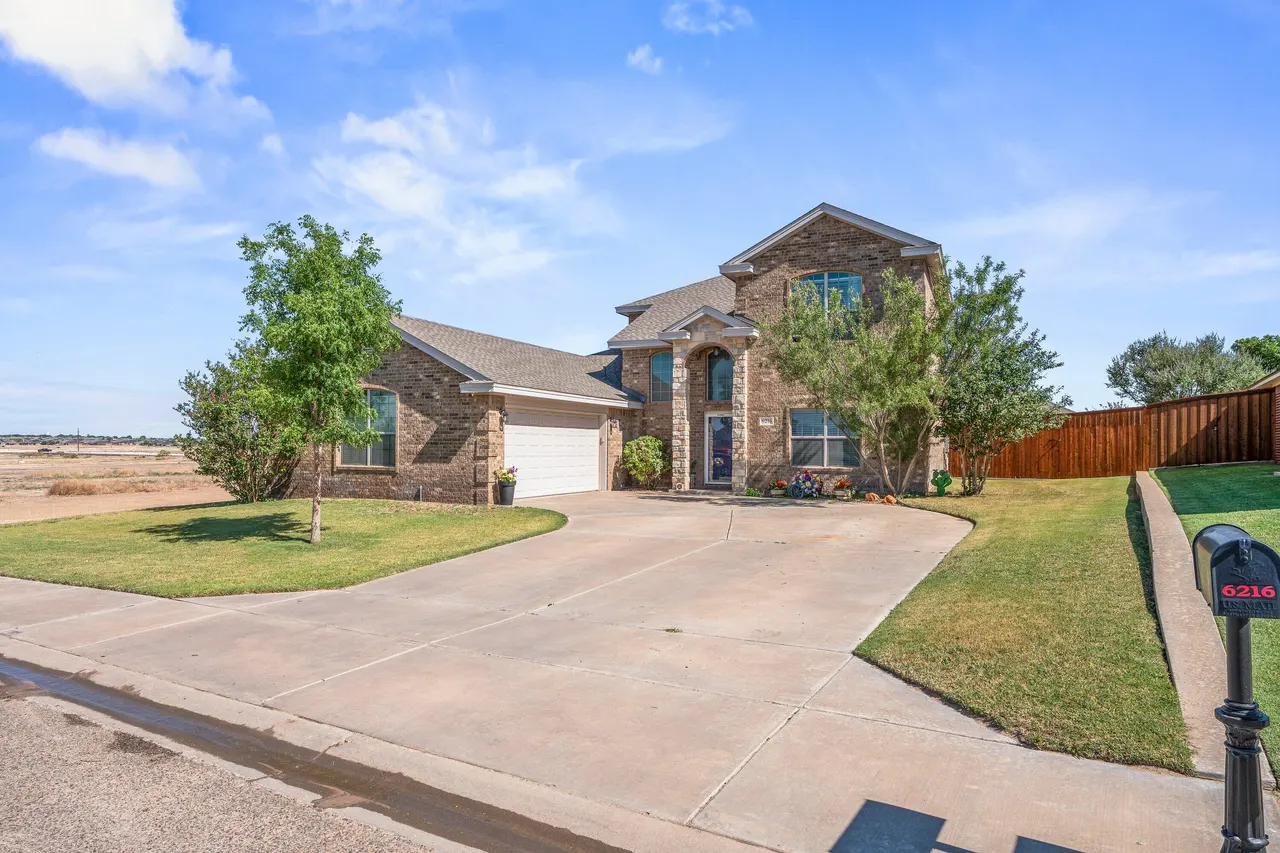 Photo 2 — 6216 101st Place, Lubbock, TX 79424