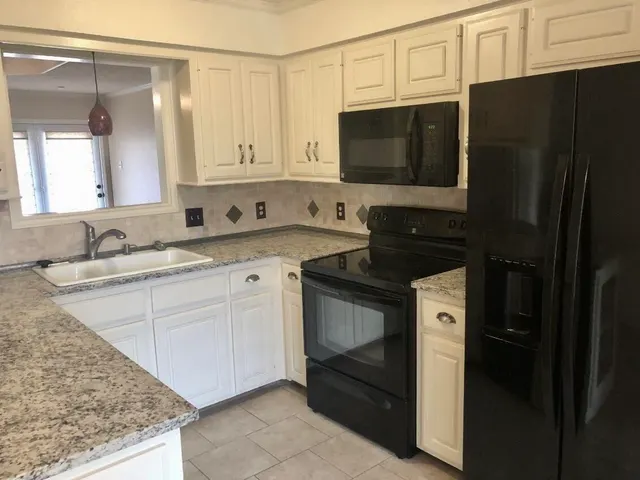 Photo 4 — 6036 73rd Street, Lubbock, TX 79424