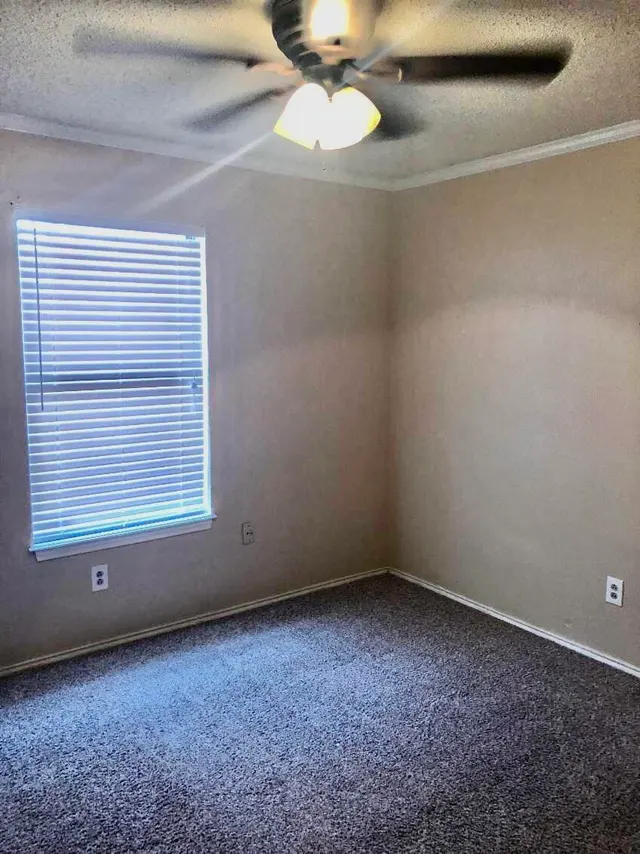 Photo 5 — 6036 73rd Street, Lubbock, TX 79424